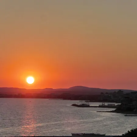 Sea View Crown On Complex With Pools And Beach,