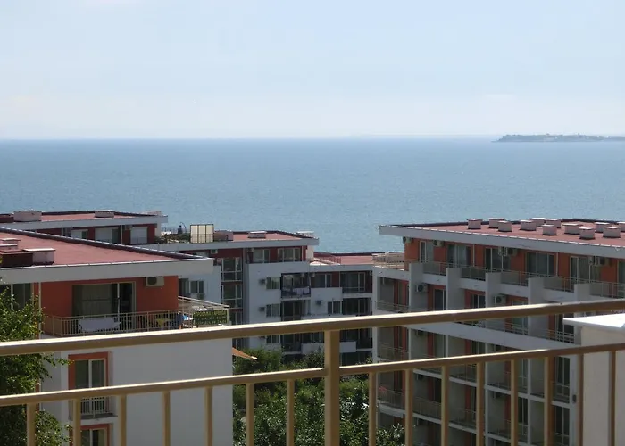Sea View Crown On Complex With Pools And Beach,