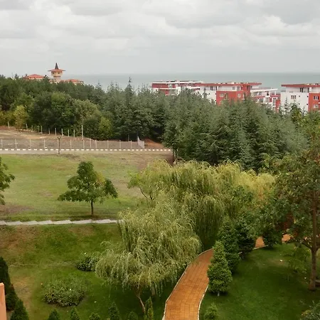 Sea View Crown On Complex With Pools And Beach,